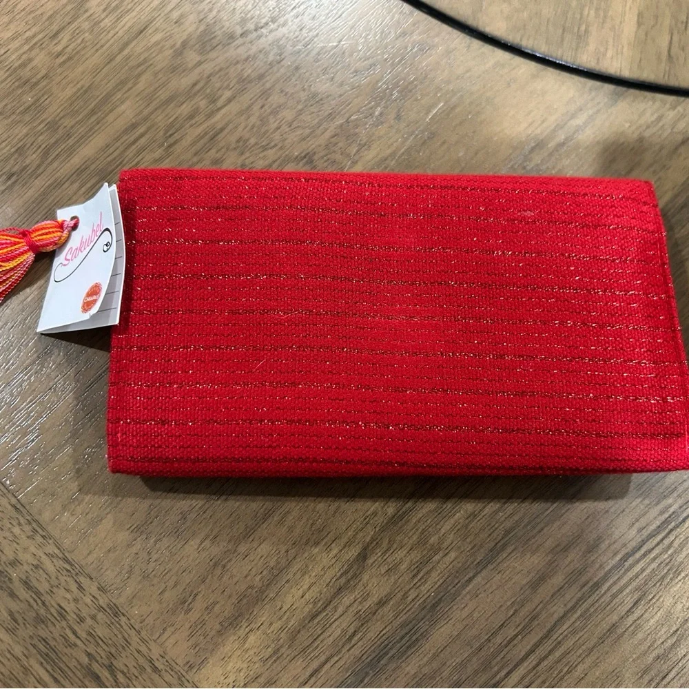 Red Floral Embroidered Women's Cloth Wallet, NWT, Absolutely Gorgeous, 4 x 8. - Picture 7 of 14